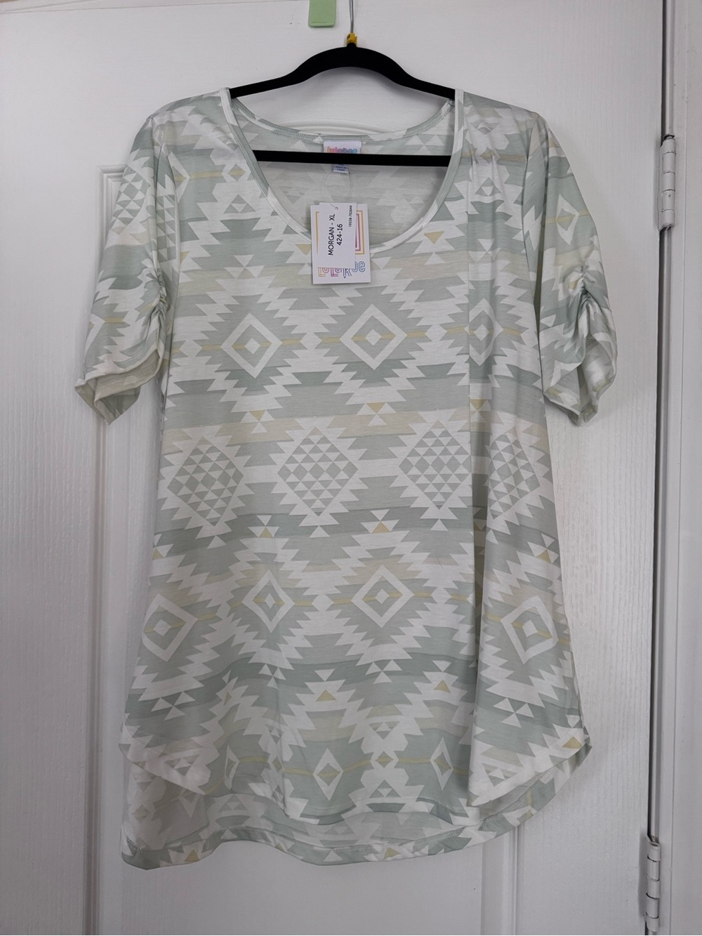 LuLaRoe Morgan Sz XL pastel  Aztec Scoop Neck Short Sleeve Top